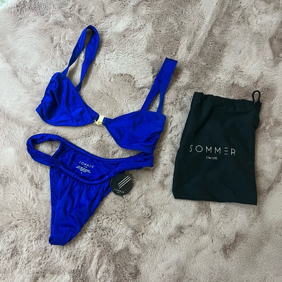SOLD ON DEPOP Sommer Swim bikini Balconette bikini top Olympus bottoms cobalt - Picture 4 of 11